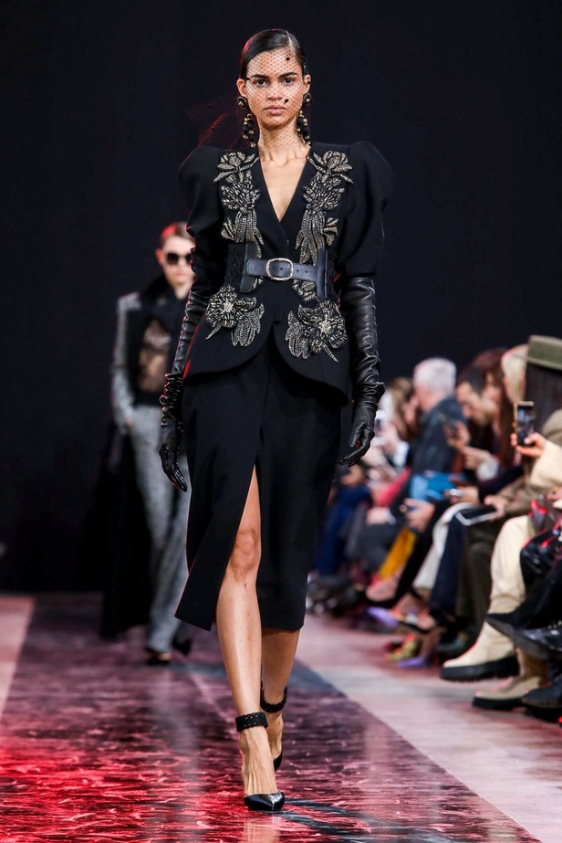 مجموعة Elie Saab لخريف وشتاء 2020-2021 خلال اسبوع الموضة في باريس