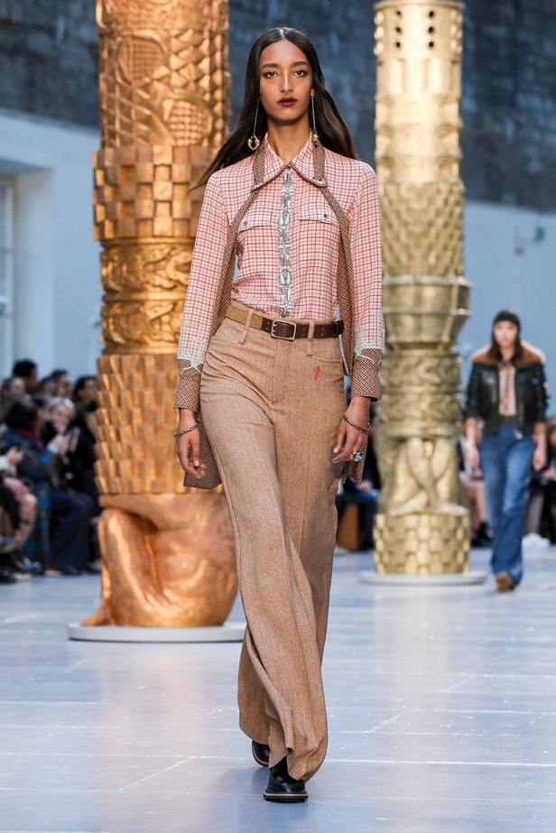 مجموعة كلوي Chloe لخريف وشتاء 2020-2021 خلال اسبوع الموضة في باريس