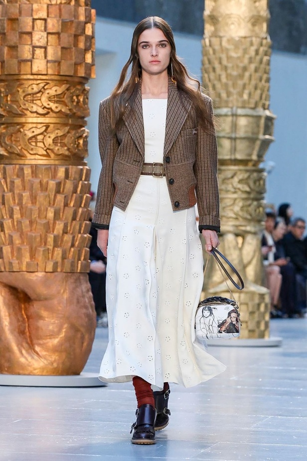 مجموعة كلوي Chloe لخريف وشتاء 2020-2021 خلال اسبوع الموضة في باريس