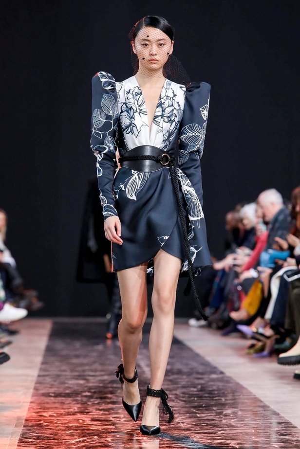 مجموعة Elie Saab لخريف وشتاء 2020-2021 خلال اسبوع الموضة في باريس