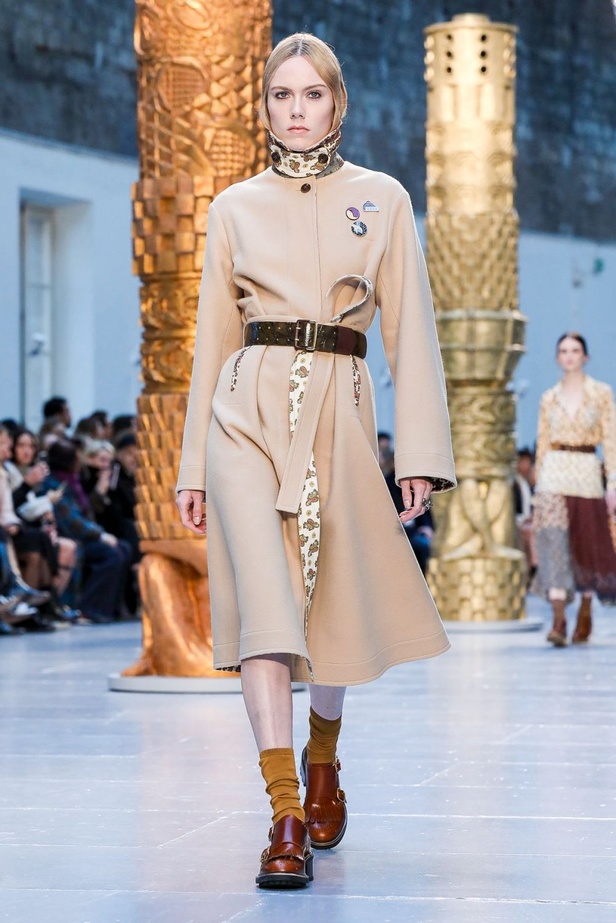مجموعة كلوي Chloe لخريف وشتاء 2020-2021 خلال اسبوع الموضة في باريس