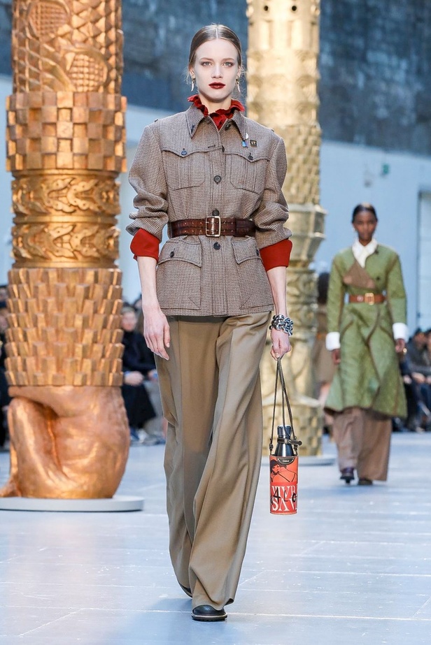 مجموعة كلوي Chloe لخريف وشتاء 2020-2021 خلال اسبوع الموضة في باريس