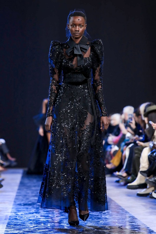 مجموعة Elie Saab لخريف وشتاء 2020-2021 خلال اسبوع الموضة في باريس