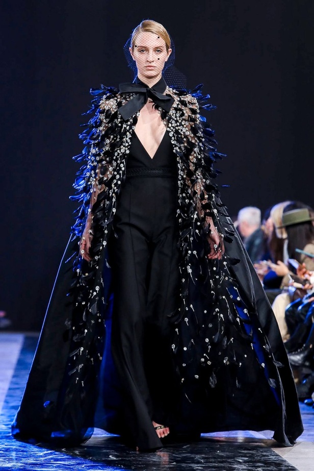 مجموعة Elie Saab لخريف وشتاء 2020-2021 خلال اسبوع الموضة في باريس