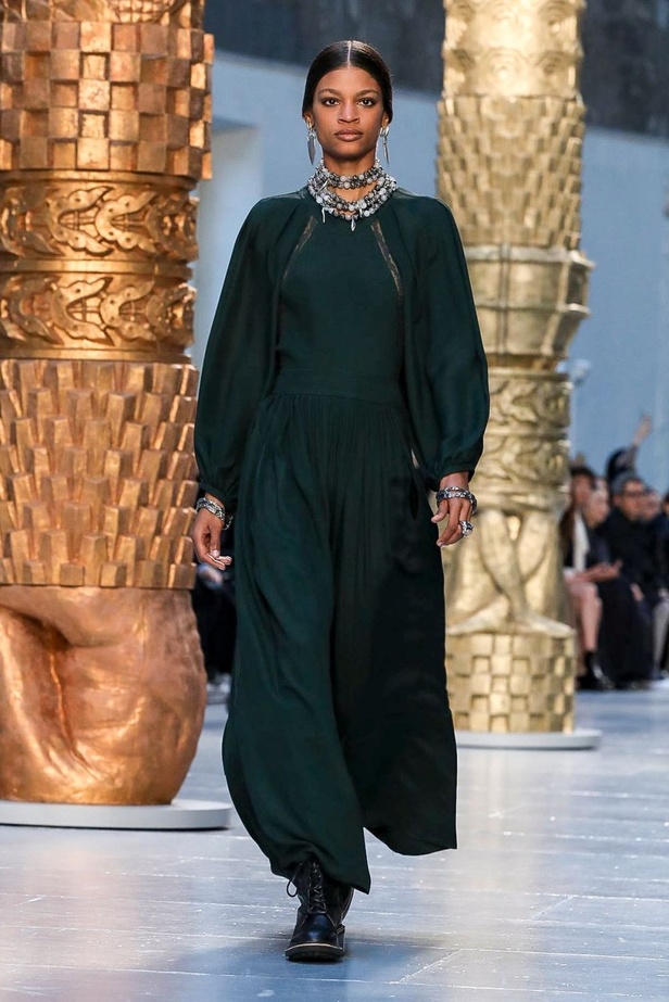 مجموعة كلوي Chloe لخريف وشتاء 2020-2021 خلال اسبوع الموضة في باريس