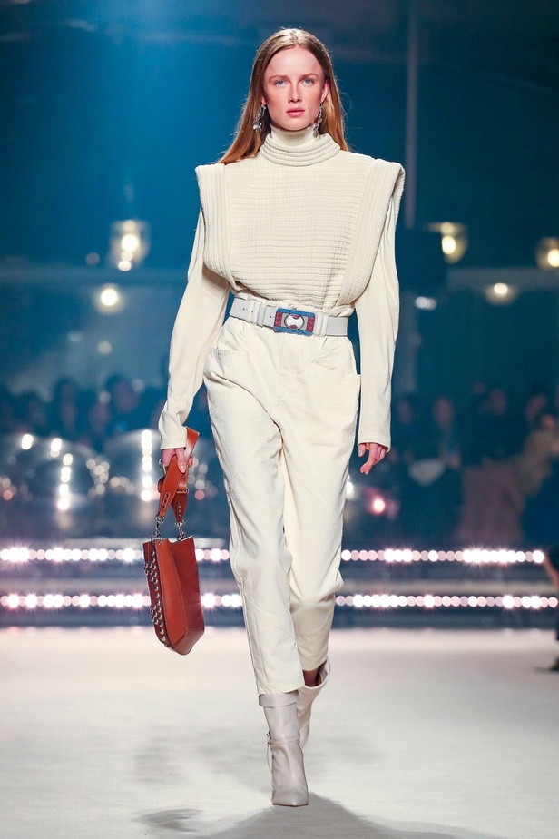 ازياء Isabel Marant لخريف وشتاء 2020 خلال اسبوع الموضة في باريس