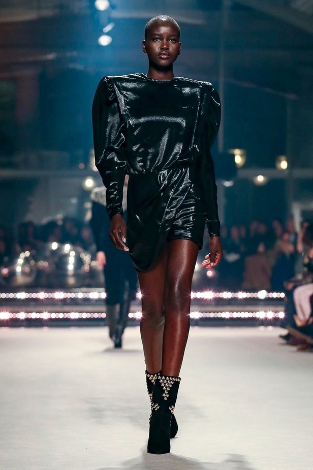 ازياء Isabel Marant لخريف وشتاء 2020 خلال اسبوع الموضة في باريس