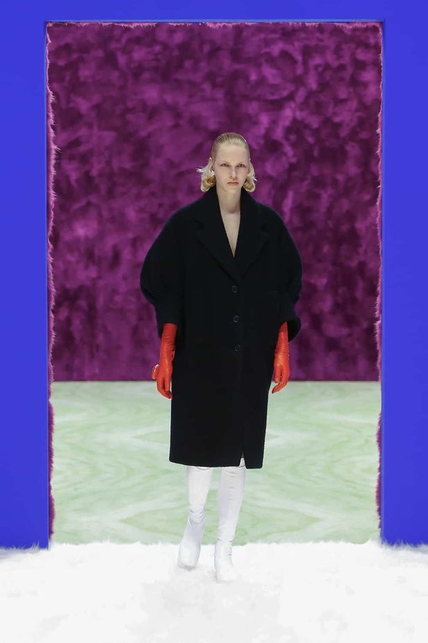 عرض ازياء مجموعة Prada لموسم خريف وشتاء 2021 في ميلانو