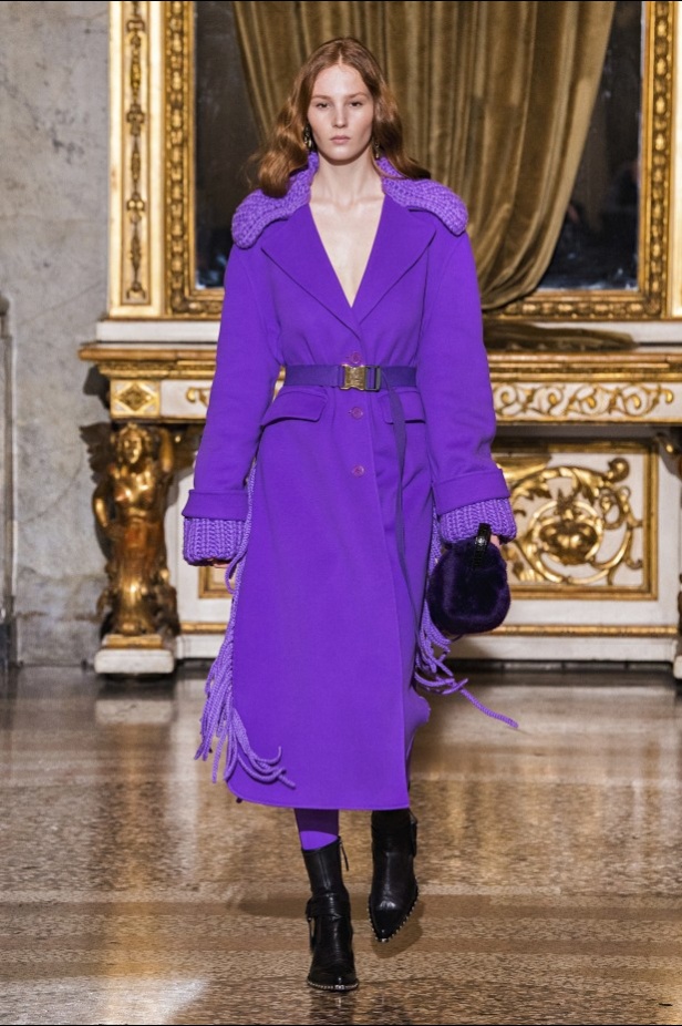 عرض ازياء ارمانو سيرفينو لموضة خريف وشتاء 2021-2022