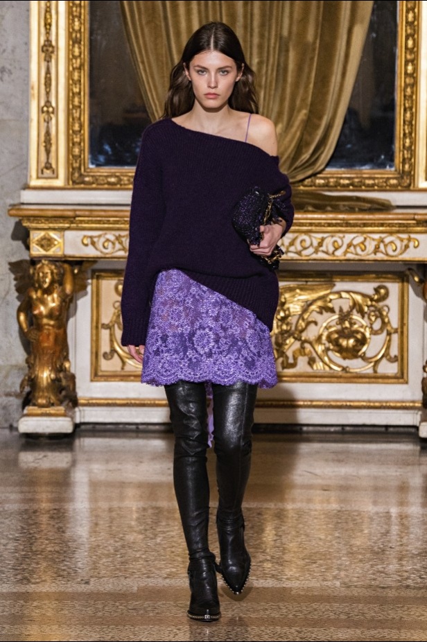 عرض ازياء ارمانو سيرفينو لموضة خريف وشتاء 2021-2022