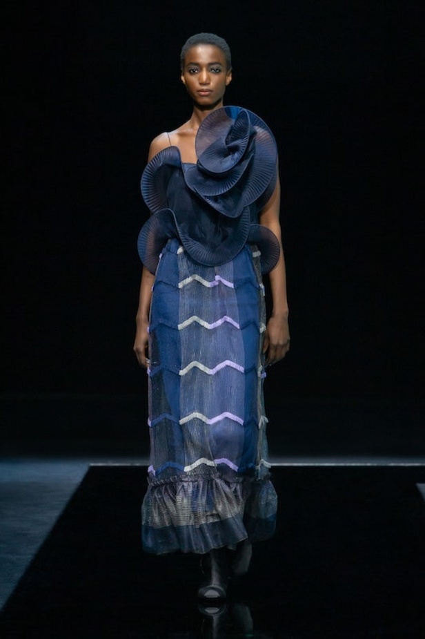 من عرض ازياء جيورجيو ارماني لموسم خريف وشتاء 2021