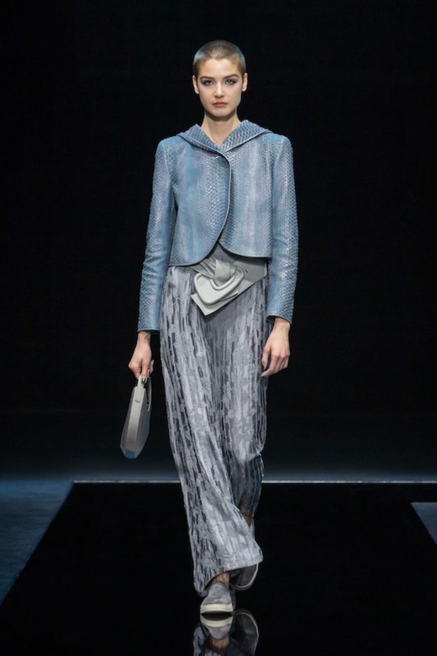 من عرض ازياء جيورجيو ارماني لموسم خريف وشتاء 2021