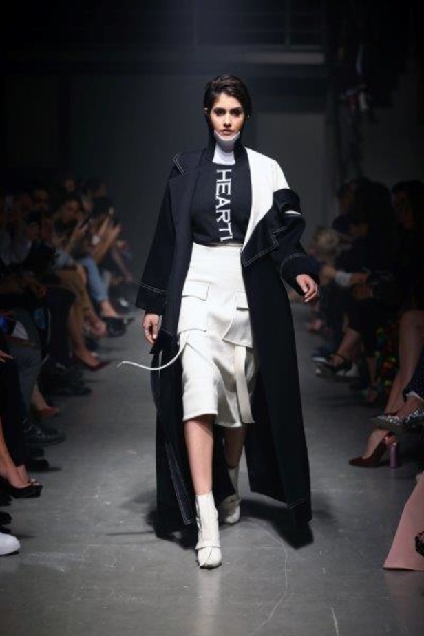 هذا فعله فيروس Lili بحسين بظاظا.. إبداع بمجموعة شتاء 2018 تخطى الحدود