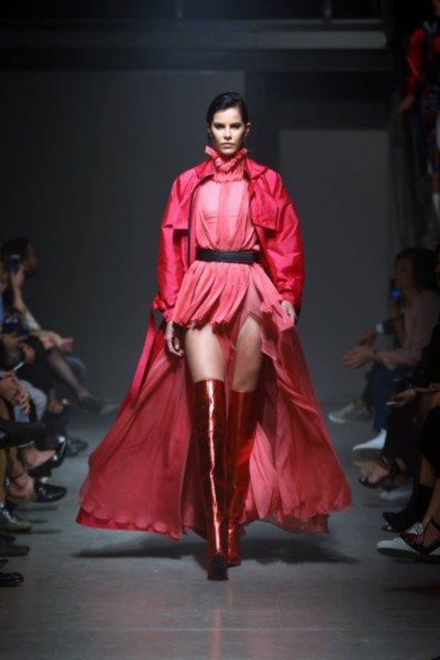 هذا فعله فيروس Lili بحسين بظاظا.. إبداع بمجموعة شتاء 2018 تخطى الحدود