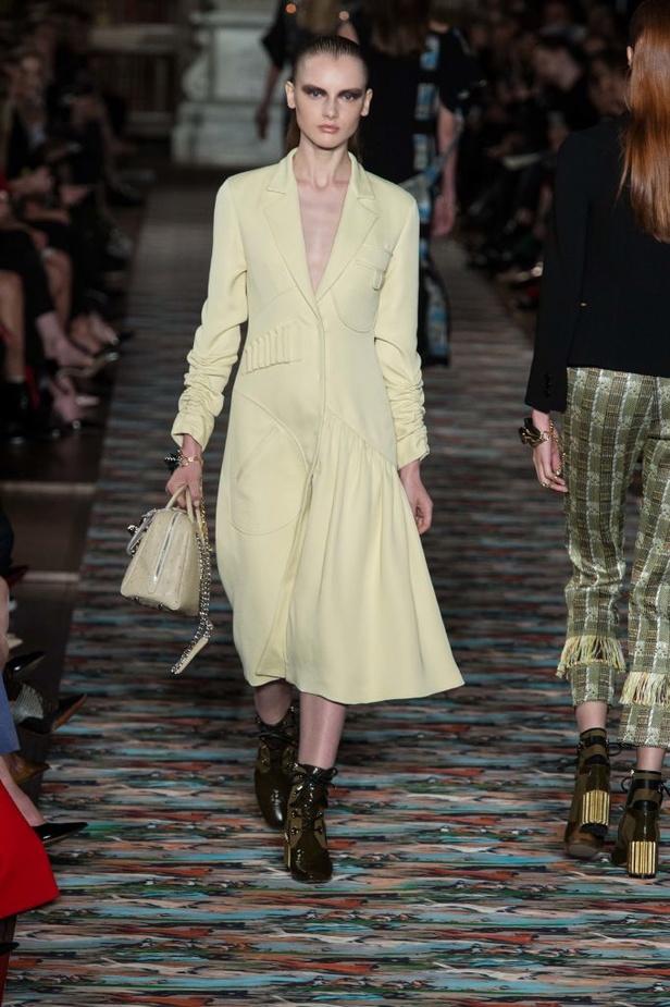 من باريس الى لندن.. مجموعة ديور كروز 2017!