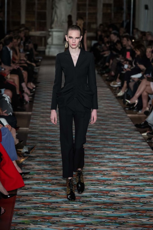 من باريس الى لندن.. مجموعة ديور كروز 2017!