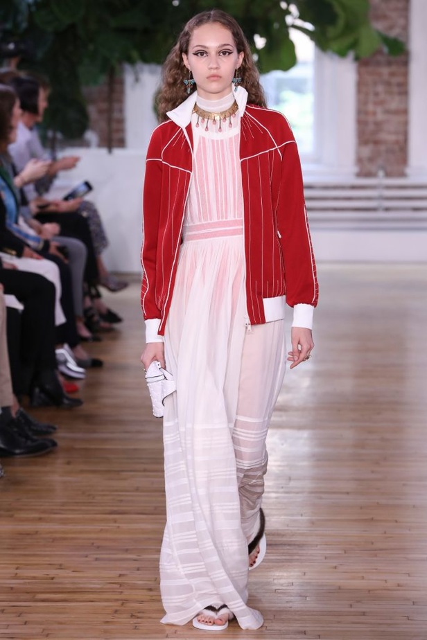 بالصور مجموعة ازياء فالنتينو ريزورت 2018