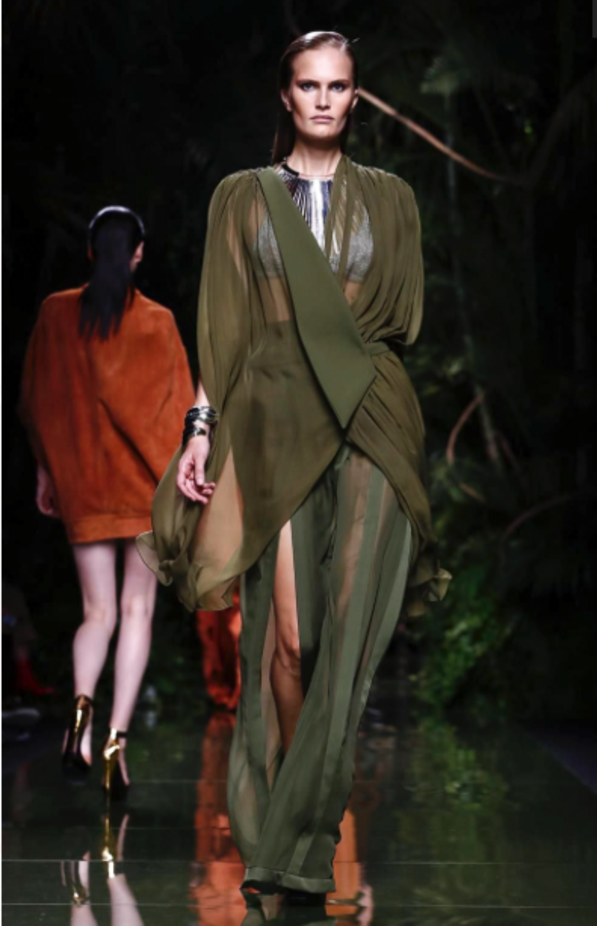 عرض أزياء Balmain لصيف وربيع ٢٠١٧ !