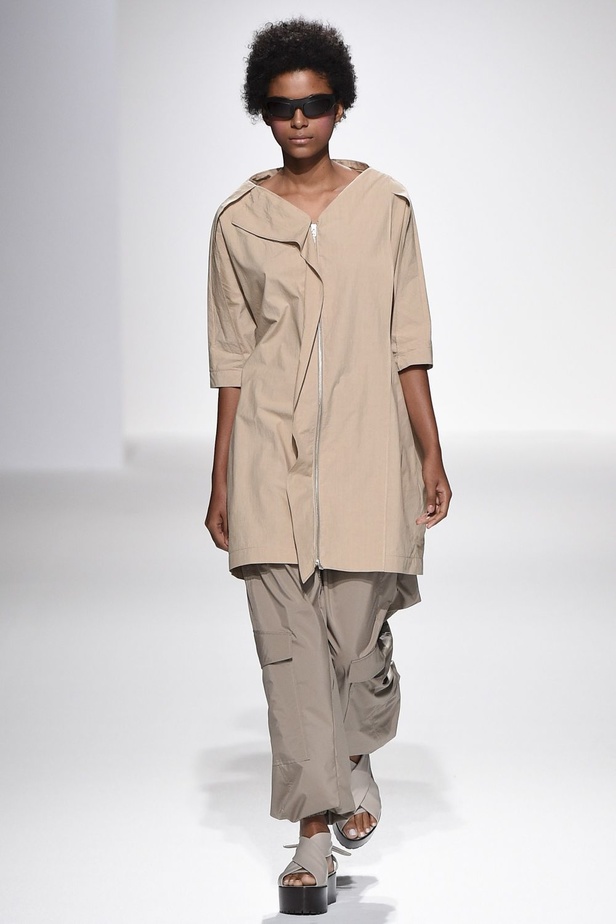 مجموعة Chalayan لربيع وصيف 2017