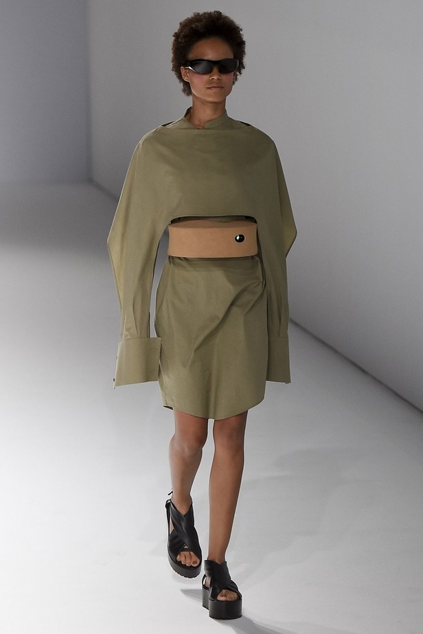 مجموعة Chalayan لربيع وصيف 2017