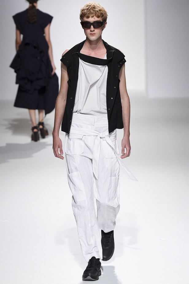 مجموعة Chalayan لربيع وصيف 2017