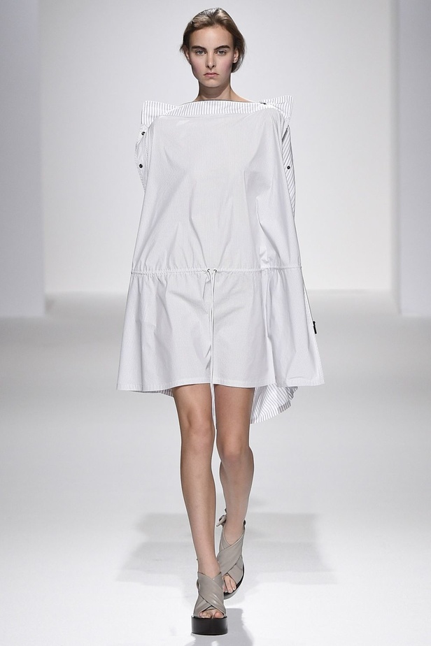 مجموعة Chalayan لربيع وصيف 2017