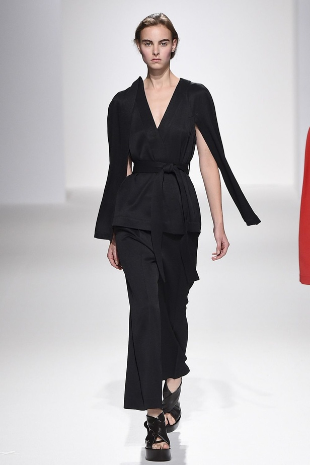مجموعة Chalayan لربيع وصيف 2017