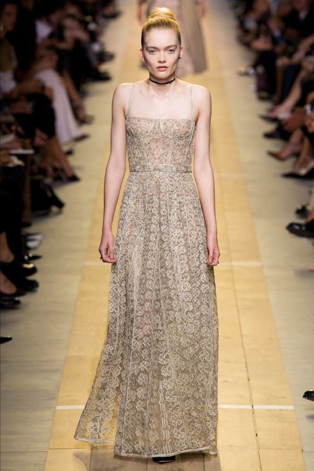 عرض أزياء "ديور" لموسم ربيع وصيف 2017