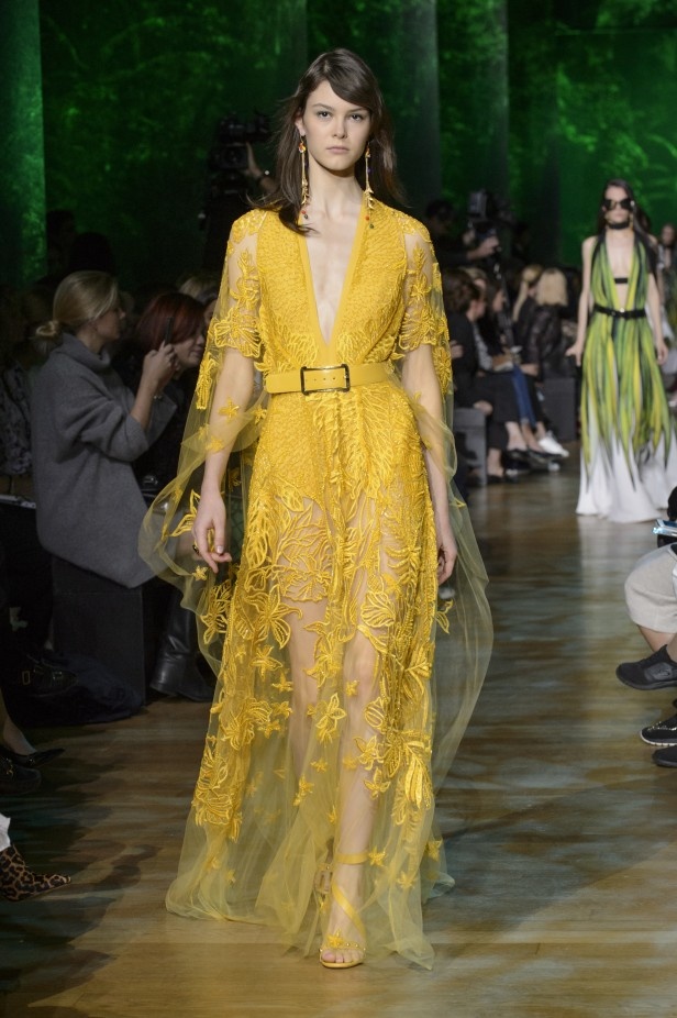 مجموعة ايلي صعب لربيع وصيف 2018 في باريس 