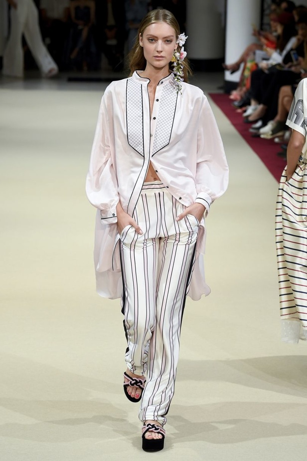 ازياء من عرض أليكسيس مابيل باسبوع الموضة في باريس