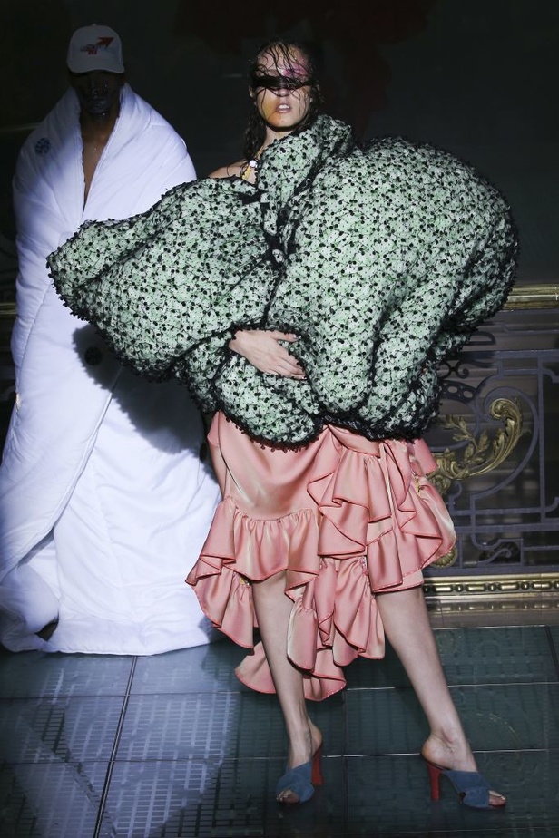 مجموعة Andreas Kronthaler for Vivienne Westwood لربيع وصيف ٢٠١٨!