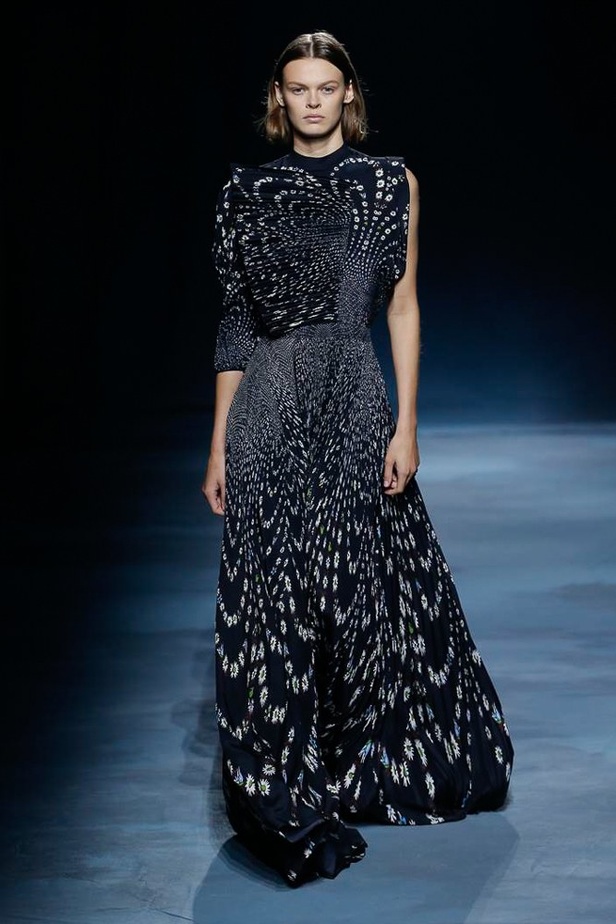 عرض أزياء Givenchy لربيع وصيف 2019 !