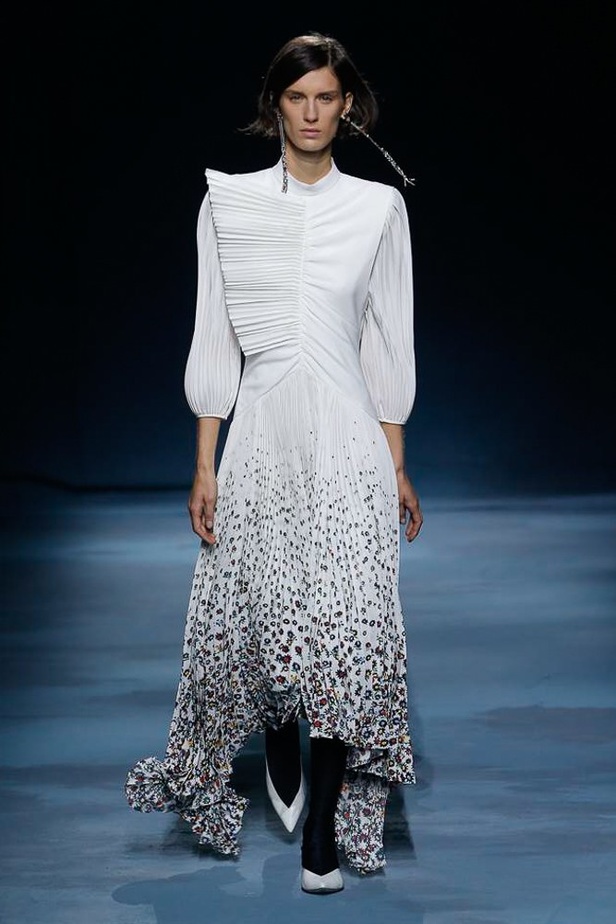 عرض أزياء Givenchy لربيع وصيف 2019 !