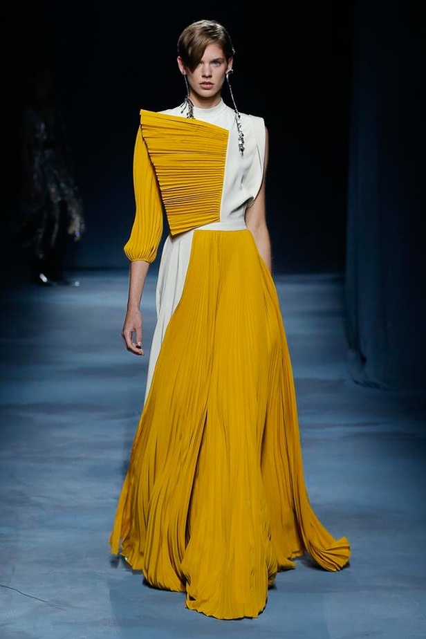 عرض أزياء Givenchy لربيع وصيف 2019 !