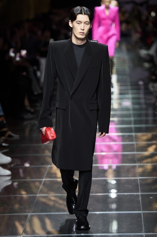 مجموعة Balenciaga لربيع وصيف 2019