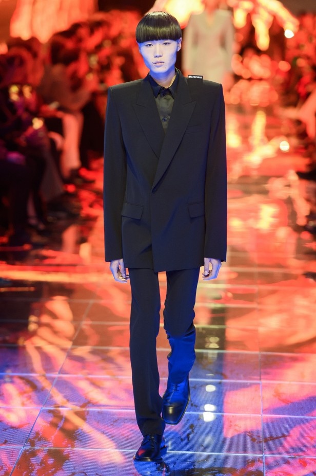 مجموعة Balenciaga لربيع وصيف 2019