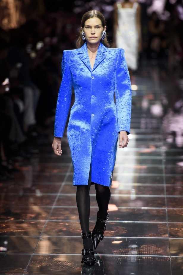 مجموعة Balenciaga لربيع وصيف 2019