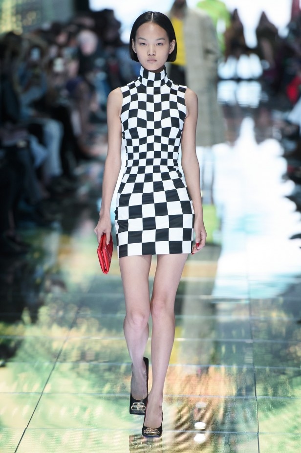 مجموعة Balenciaga لربيع وصيف 2019