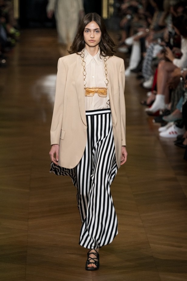 اسبوع الموضة في باريس 2019 مجموعة ستيلا مكارتني لربيع وصيف 2020