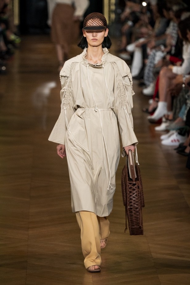 اسبوع الموضة في باريس 2019 مجموعة ستيلا مكارتني لربيع وصيف 2020