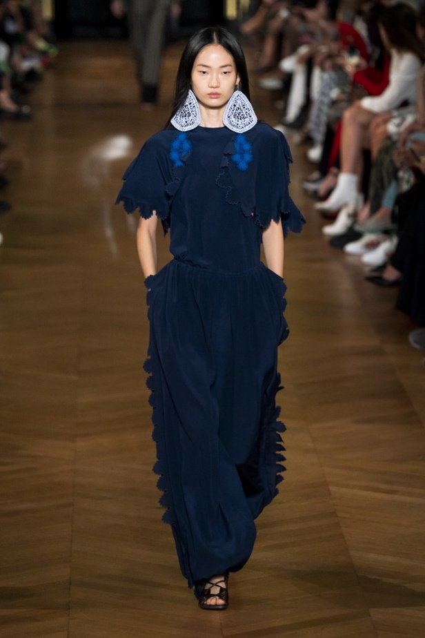 اسبوع الموضة في باريس 2019 مجموعة ستيلا مكارتني لربيع وصيف 2020