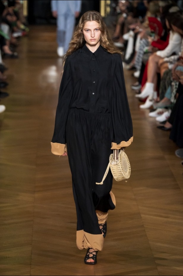 اسبوع الموضة في باريس 2019 مجموعة ستيلا مكارتني لربيع وصيف 2020