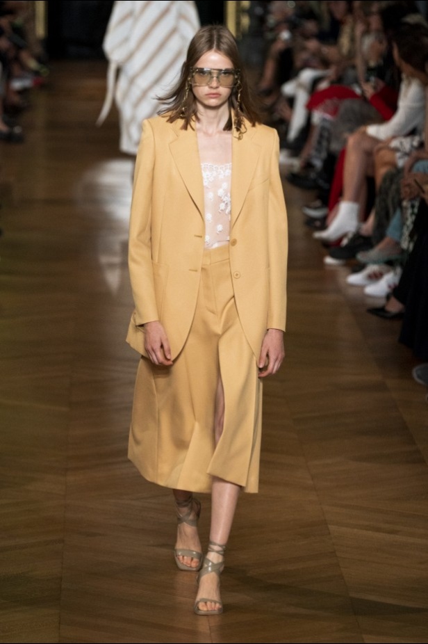 اسبوع الموضة في باريس 2019 مجموعة ستيلا مكارتني لربيع وصيف 2020