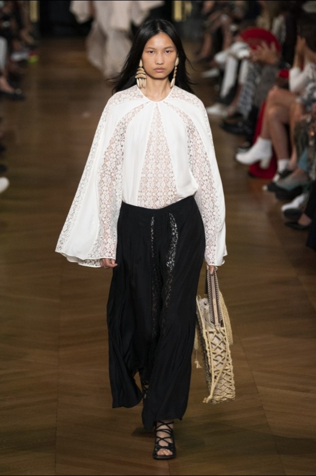 اسبوع الموضة في باريس 2019 مجموعة ستيلا مكارتني لربيع وصيف 2020