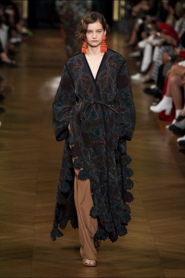 اسبوع الموضة في باريس 2019 مجموعة ستيلا مكارتني لربيع وصيف 2020