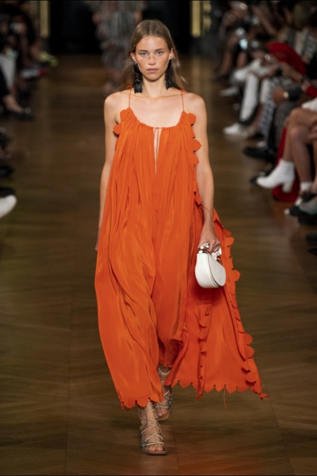 اسبوع الموضة في باريس 2019 مجموعة ستيلا مكارتني لربيع وصيف 2020