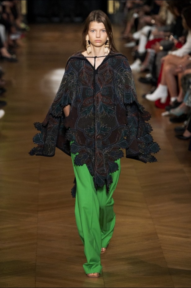 اسبوع الموضة في باريس 2019 مجموعة ستيلا مكارتني لربيع وصيف 2020