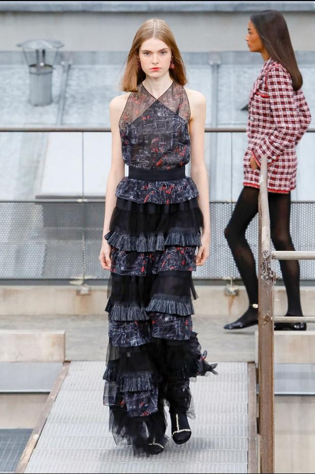 مجموعة شانيل لربيع وصيف 2020 في باريس