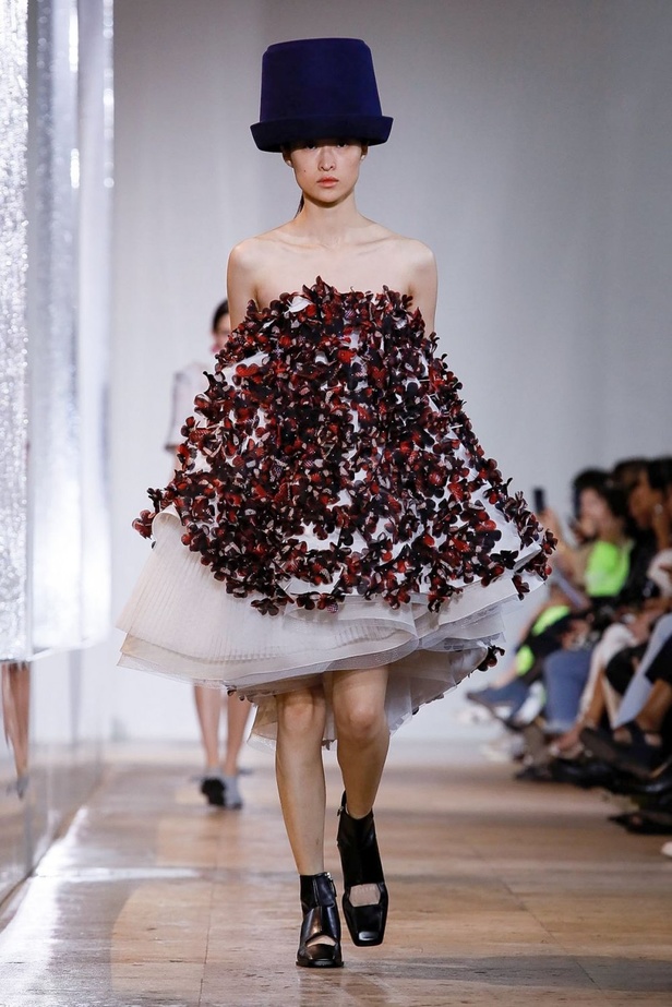 اسبوع الموضة في باريس 2019  مجموعة NINA RICCI الفاخرة  لربيع وصيف 2020