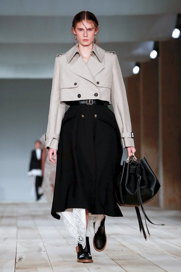 اسبوع الموضة في باريس 2019 مجموعة الملابس الجاهزة من ألكسندر ماكوين لربيع وصيف 2020